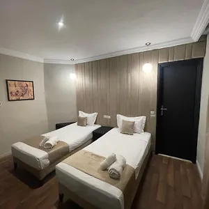 3* Hotel Cade